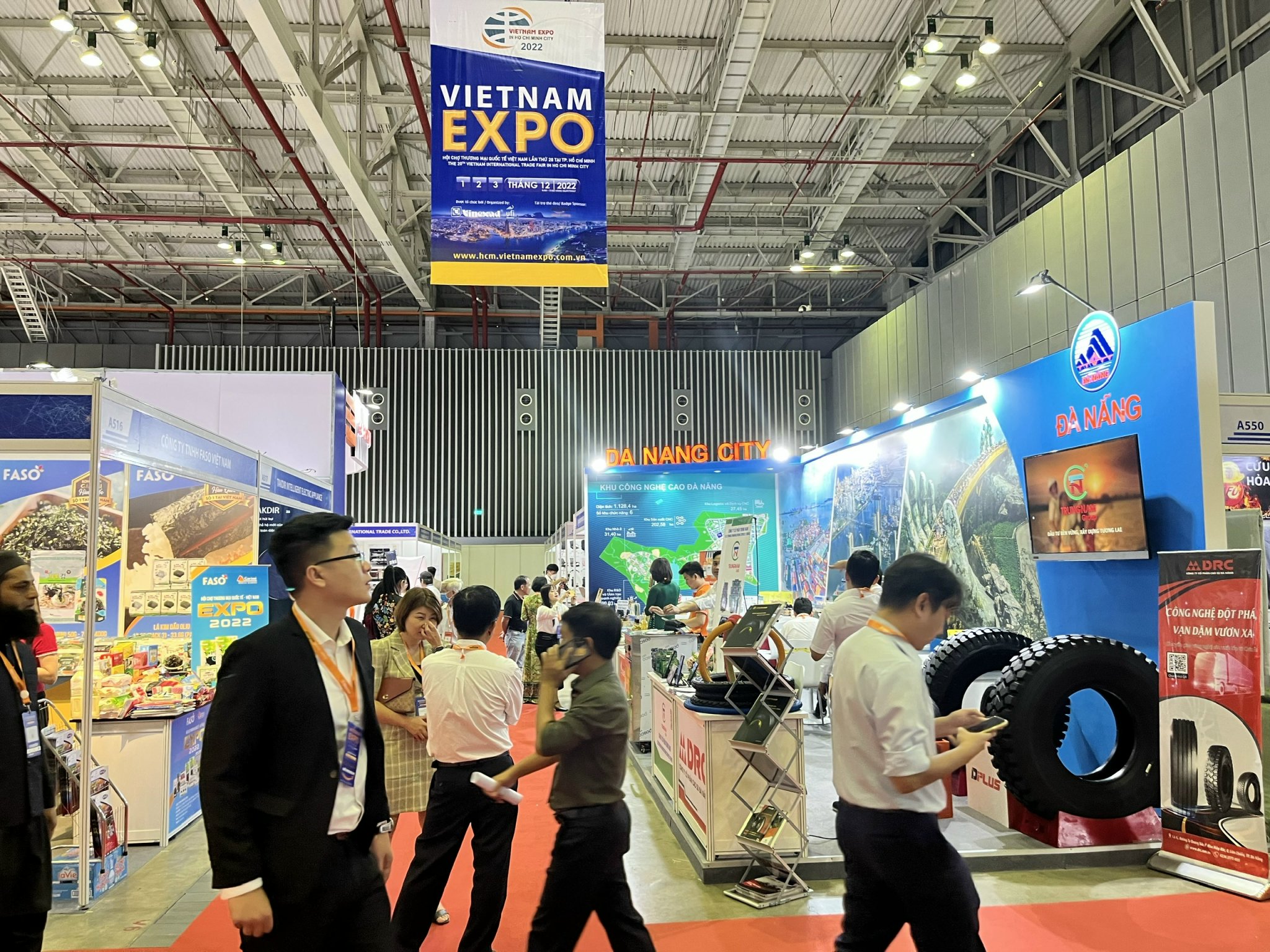 Hàng trăm doanh nghiệp đến từ 20 nền kinh tế có mặt tại Vietnam Expo Tp. Hồ Chí Minh 2022